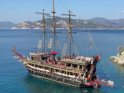 Marmaris Big Boss Diamond Pirate Boat Trip
